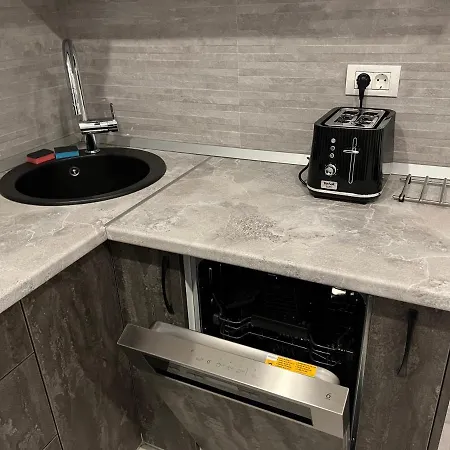 Stunning 3-room Penthouse Lakeview With Terrace