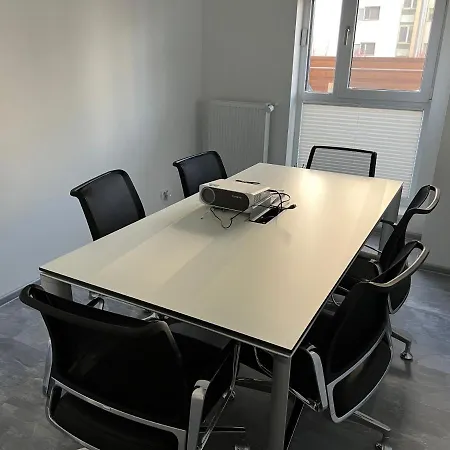 Stunning 3-room Penthouse Lakeview With Terrace