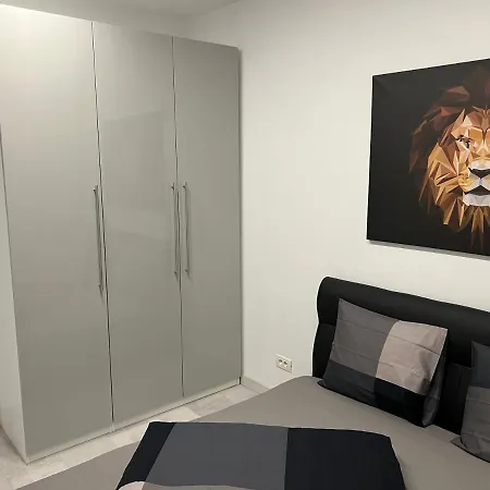 Stunning 3-room Penthouse Lakeview With Terrace *