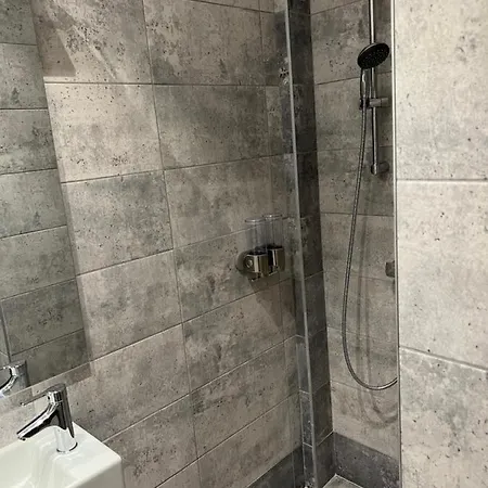 Apartmán Stunning 3-room Penthouse Lakeview With Terrace