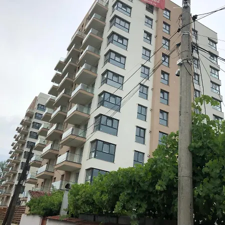 Stunning 3-room Penthouse Lakeview With Terrace Apartmán