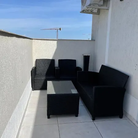 Stunning 3-room Penthouse Lakeview With Terrace Apartmán Bukurešť