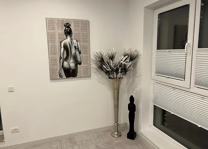 Stunning 3-room Penthouse Lakeview With Terrace