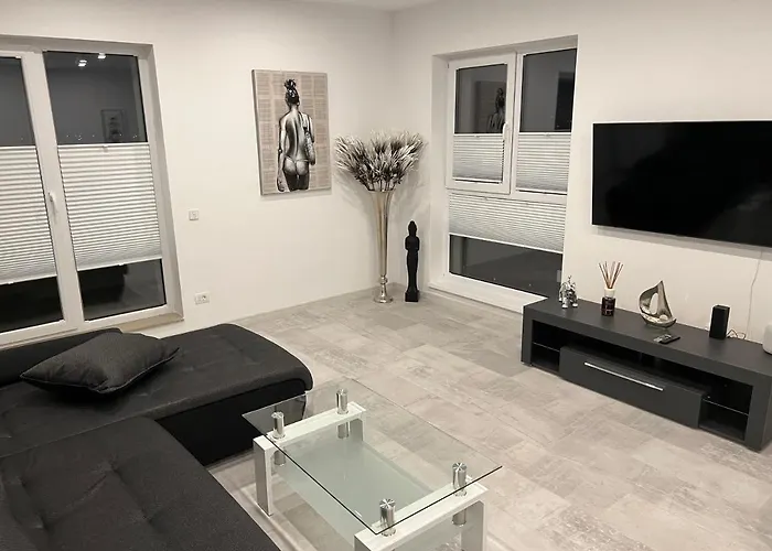 Stunning 3-room Penthouse Lakeview With Terrace شقة