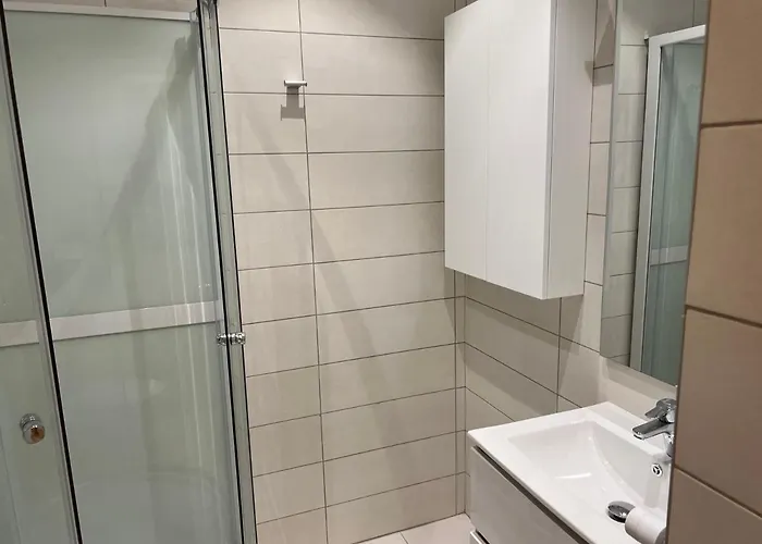 Stunning 3-room Penthouse Lakeview With Terrace