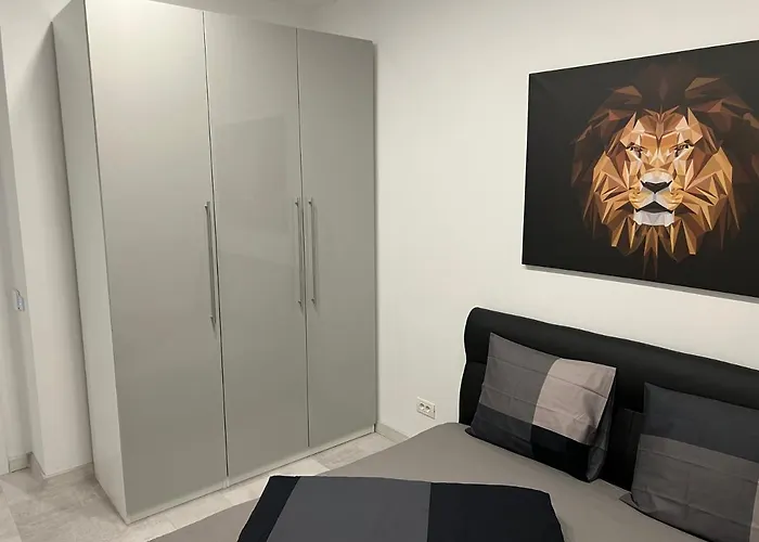 Stunning 3-room Penthouse Lakeview With Terrace *