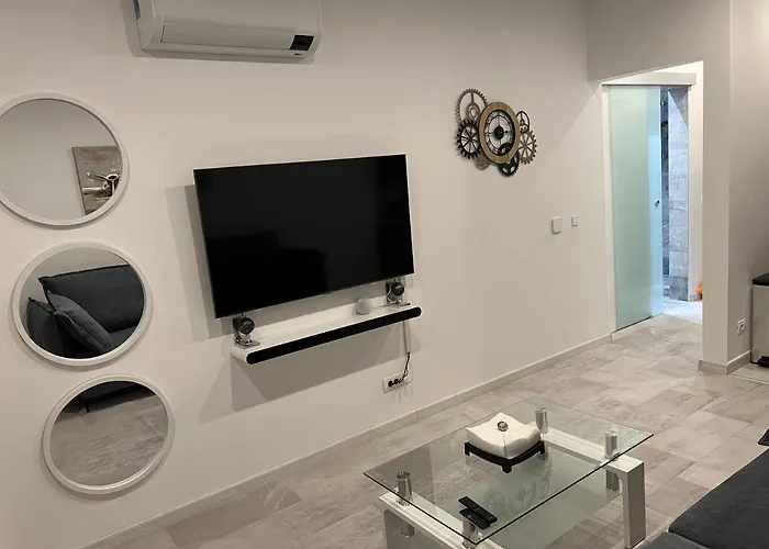 شقة Stunning 3-room Penthouse Lakeview With Terrace