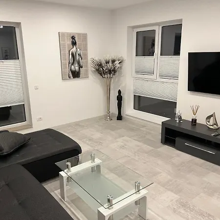 Stunning 3-room Penthouse Lakeview With Terrace Lejlighed